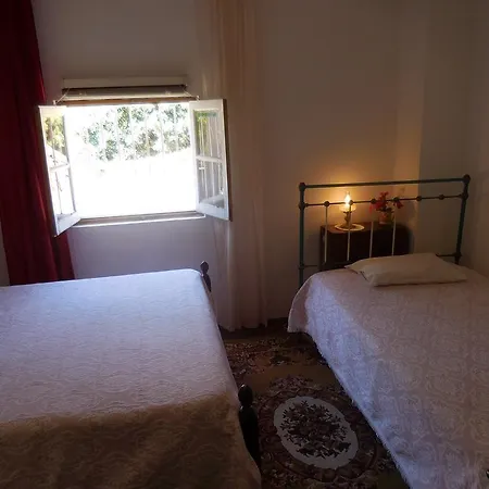 Pensao Bela Vista By Portugalferias 2* מונצ'יק